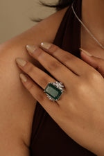 Load image into Gallery viewer, Vintage Royale Emerald ring