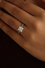 Load image into Gallery viewer, Classic Princess Channel Diamonds Ring