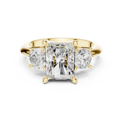 Magnifico 2.50ct Radiant Cut Diamond Ring